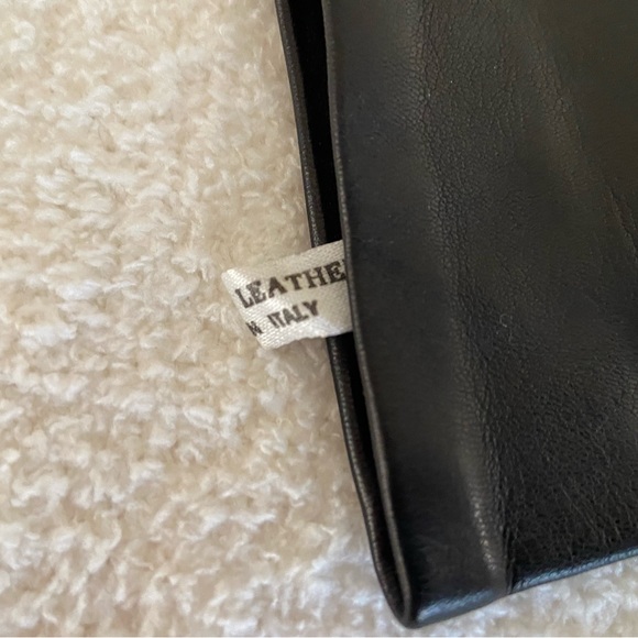 Harrods Classic Women’s Leather Gloves - Picture 5 of 5